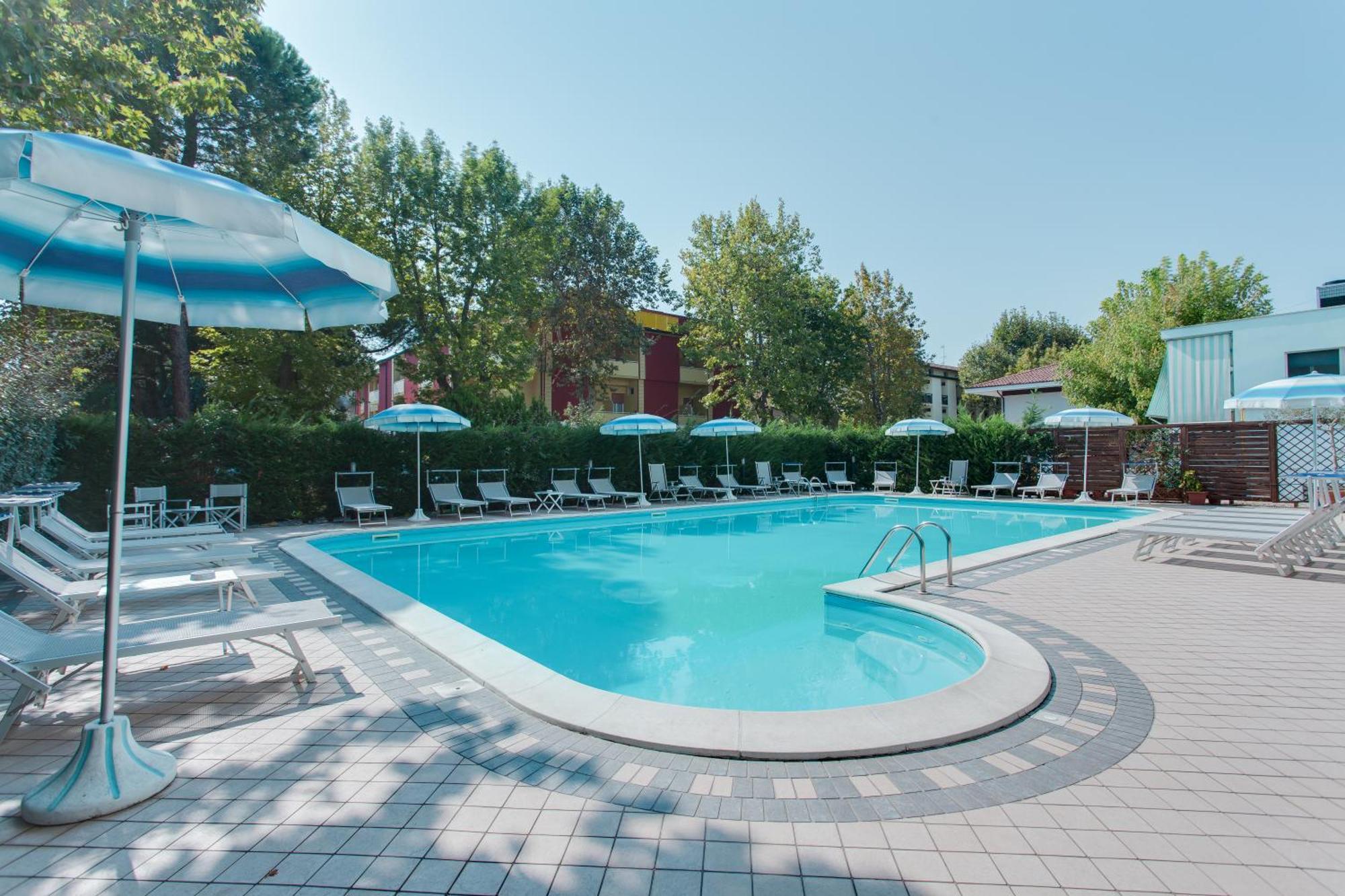 Hotel Stacchini Cesenatico Exterior photo